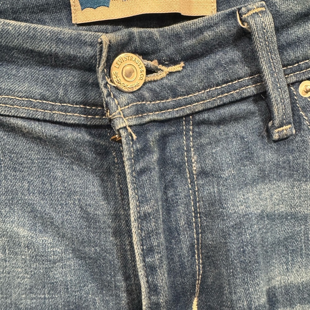 Blue Straight Jeans with Classic Denim Texture - Picture 2 of 8
